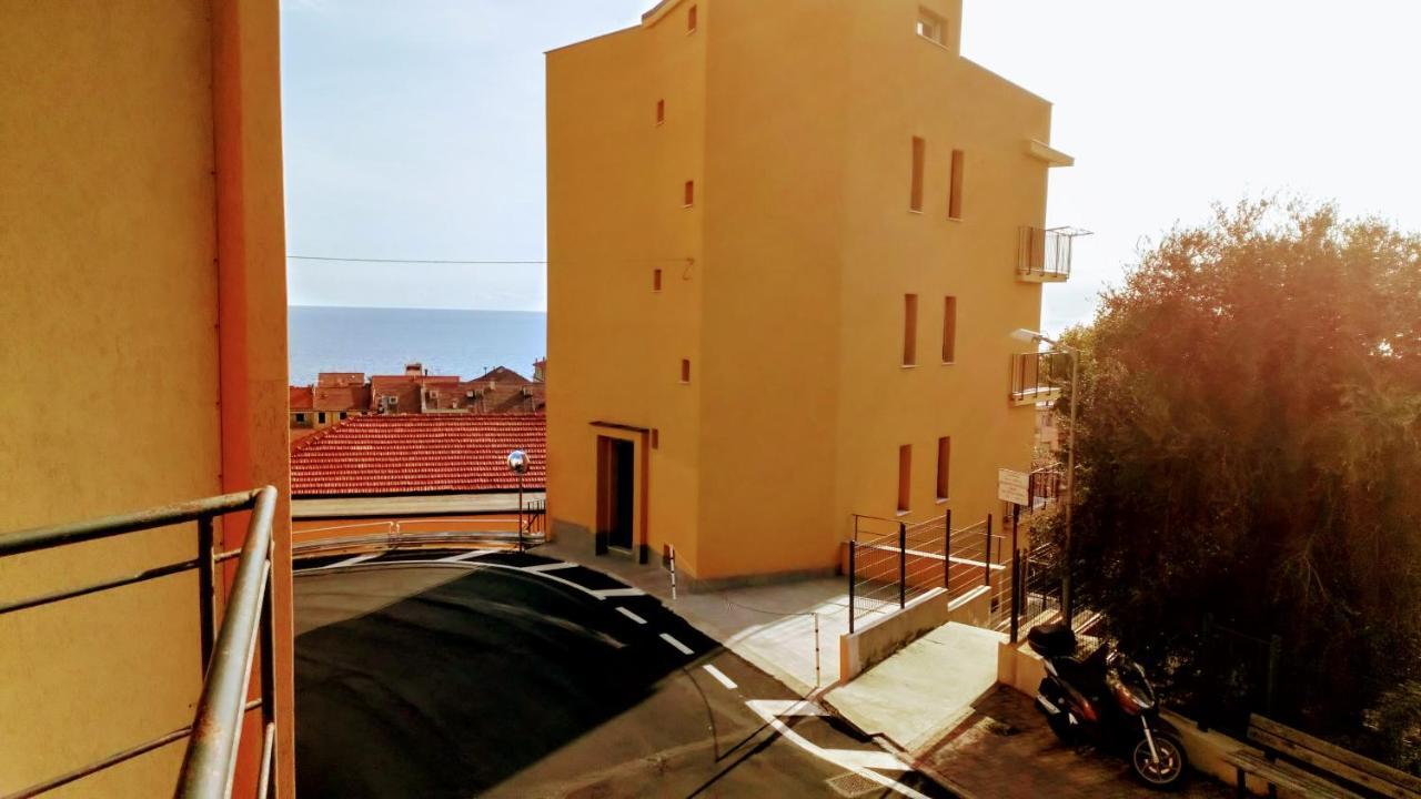 Апартаменты Casa Di Claude Con Posto Auto Финале Лигуре Экстерьер фото