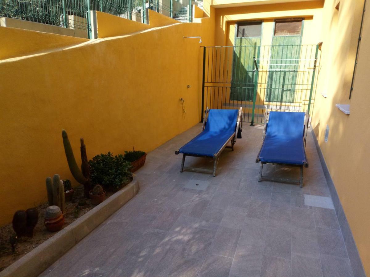 Апартаменты Casa Di Claude Con Posto Auto Финале Лигуре Экстерьер фото